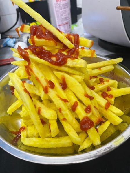 炸薯条怎么做_炸薯条最简单做法