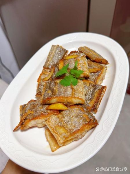 煎带鱼怎么不粘锅_家常做法步骤