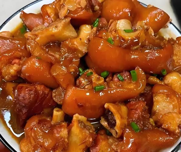 猪蹄怎么做好吃_红烧猪蹄的家常做法