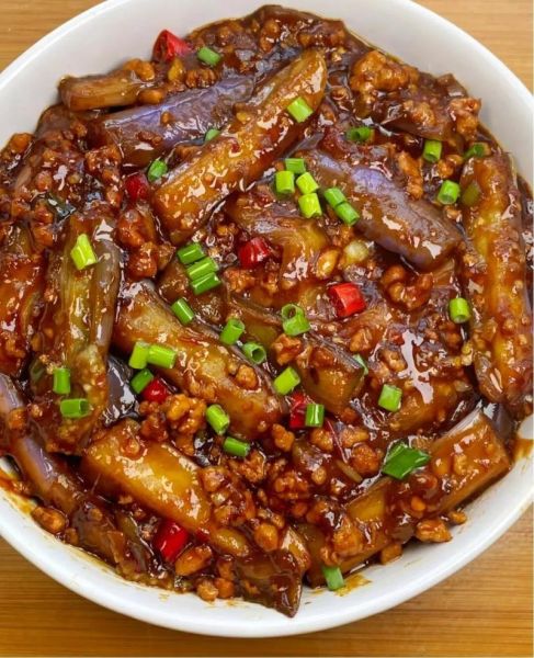 炒茄子丝怎么炒好吃_茄子丝家常做法