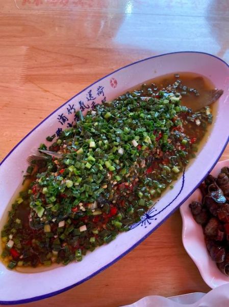 凉拌鲫鱼怎么做_凉拌鲫鱼正宗做法