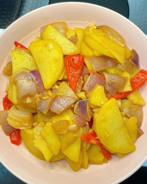 土豆炒洋葱怎么做_土豆炒洋葱的家常做法