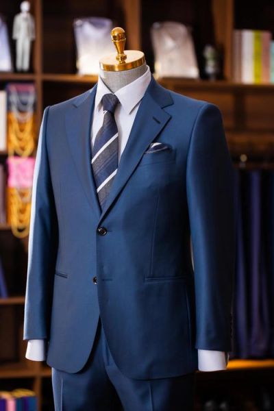 成熟稳重男士如何穿搭_商务精英必备单品