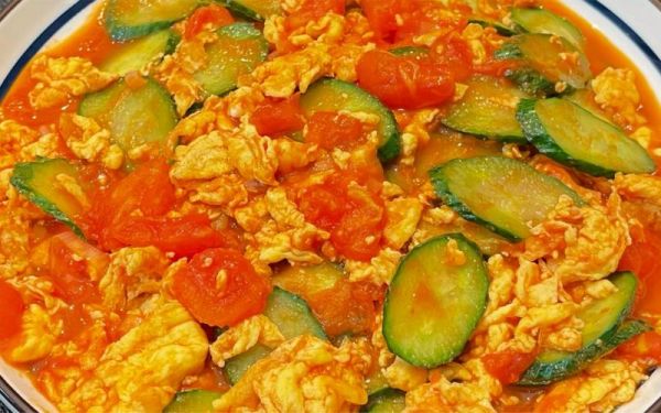 西红柿黄瓜炒鸡蛋怎么做_西红柿黄瓜炒鸡蛋的家常做法