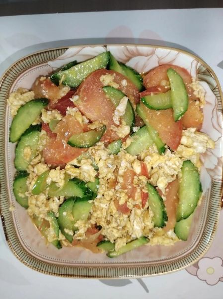 西红柿黄瓜炒鸡蛋怎么做_西红柿黄瓜炒鸡蛋的家常做法