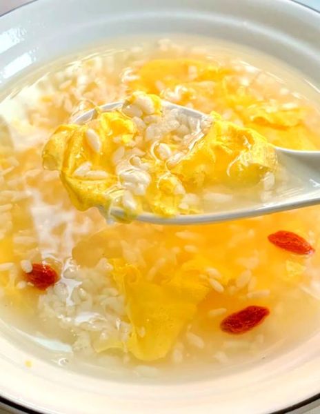 米酒鸡蛋汤怎么做_米酒鸡蛋汤的功效与禁忌