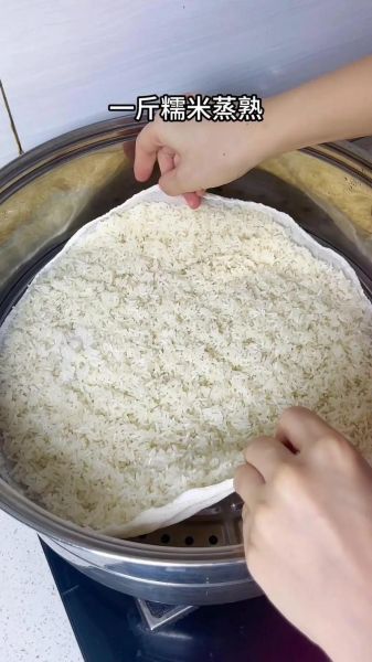 糯米怎么蒸不粘锅_糯米泡水多久最合适