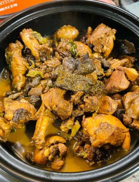 榛蘑炖鸡怎么做_榛蘑炖鸡的家常做法