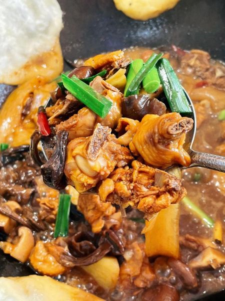 榛蘑炖鸡怎么做_榛蘑炖鸡的家常做法