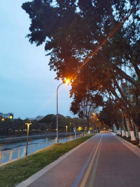 傍晚河边适合拍照吗_傍晚河边怎么拍才好看