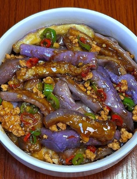 茄子猪肉包子馅怎么做_茄子猪肉包子馅配方