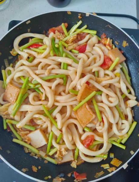 炒拉条子怎么炒才好吃_家常炒拉条子做法