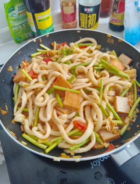 炒拉条子怎么炒才好吃_家常炒拉条子做法