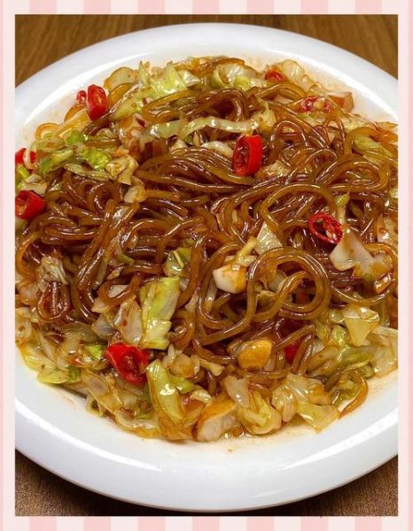 卷心菜炒粉条怎么炒不粘锅_卷心菜炒粉条的家常做法