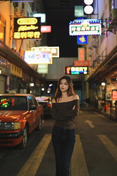 霓虹闪烁怎么拍_夜景人像拍摄技巧