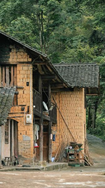 房屋朴实的词语有哪些_怎么形容老房子