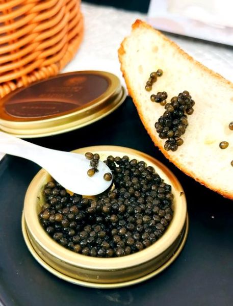 鱼子酱怎么做_鱼子酱的正确吃法