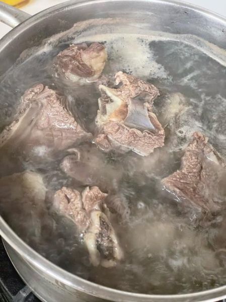 清炖牛排骨怎么炖才软烂_清炖牛排骨放什么调料