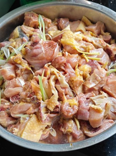 辣子鸡家常做法_辣子鸡怎么炒才酥脆