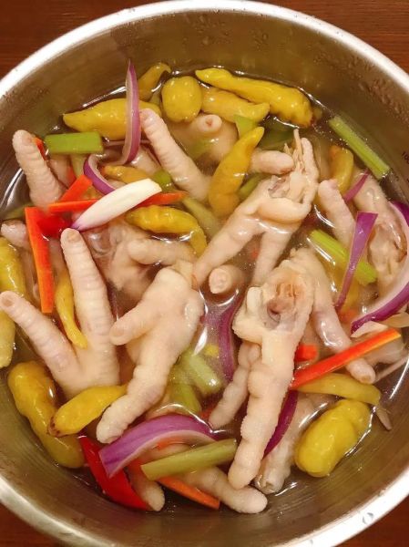 泡椒凤爪怎么做好吃_泡椒凤爪家常做法