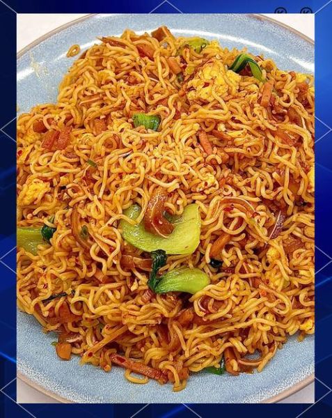 炒方便面怎么做好吃_家常炒方便面简单做法