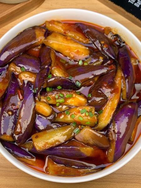 红烧茄子怎么做_红烧茄子用不用焯水