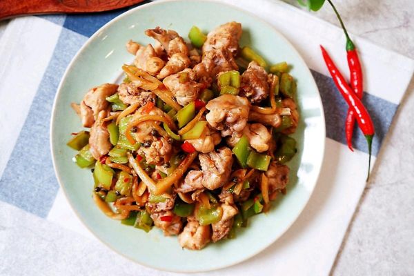 家常爆炒兔子肉怎么做_爆炒兔子肉用焯水吗