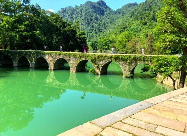 青山绿水适合去哪玩_如何拍出大片感