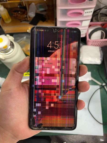 手机花屏是什么原因_手机花屏怎么修复