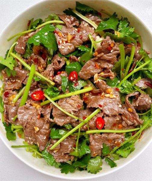 牛肉炒香菜怎么炒才嫩_家常做法窍门