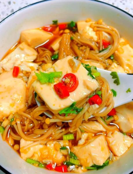 金针菇豆腐汤怎么做好吃_金针菇豆腐汤的家常做法