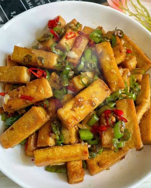 辣椒炒豆腐怎么炒好吃_家常做法步骤