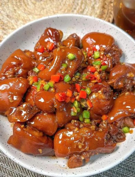 家常卤猪蹄怎么做_卤猪蹄最正宗的做法