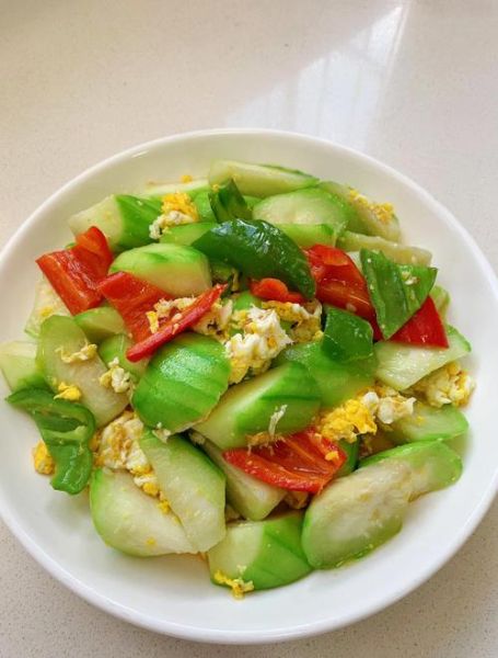 丝瓜炒鸡蛋怎么做_丝瓜炒鸡蛋的家常做法