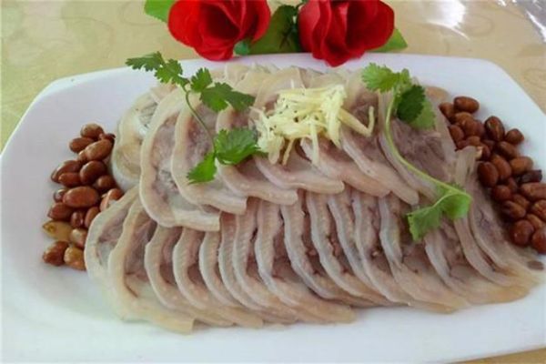 白切猪脚怎么做才脆_白切猪脚焯水多久