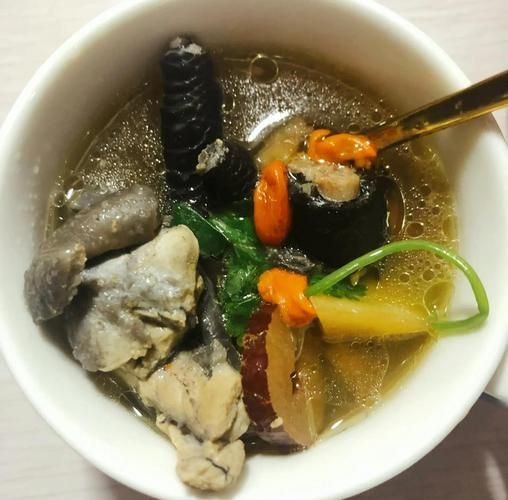 乌鸡怎么炖才补_乌鸡炖汤的正确做法