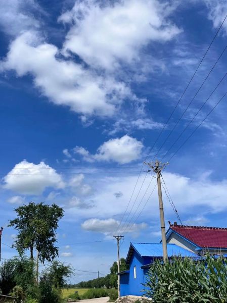 瓦蓝瓦蓝的天空怎么形容_瓦蓝瓦蓝的近义词有哪些