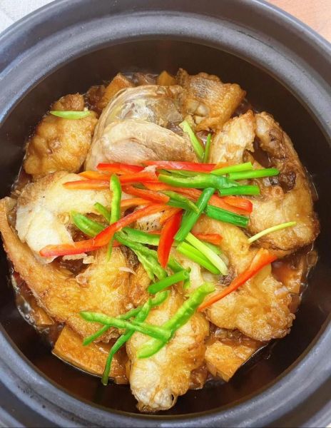 鲈鱼炖豆腐怎么做_鲈鱼炖豆腐的家常做法