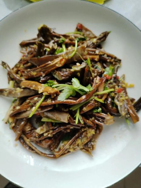 茄子干咸菜怎么做_茄子干咸菜腌制技巧