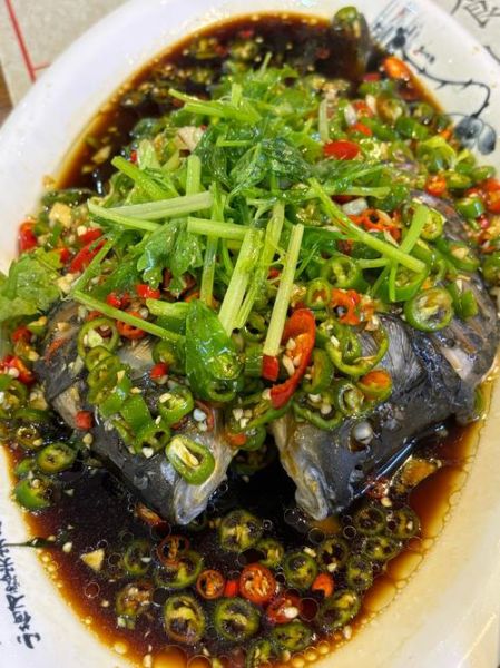 川味凉拌鲫鱼怎么做_正宗凉拌鲫鱼做法窍门