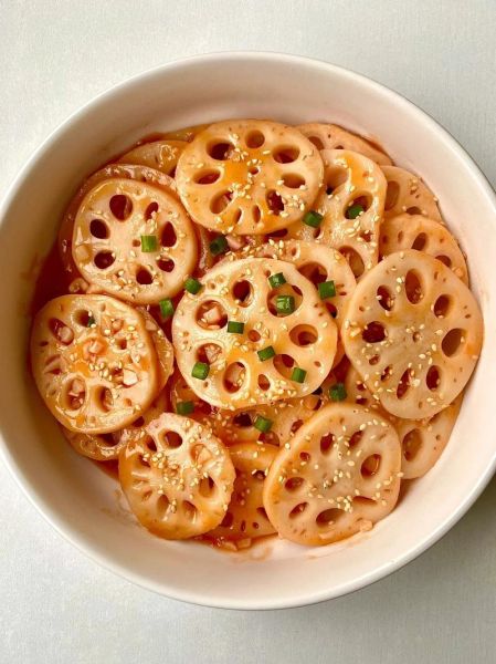 正宗凉拌糖醋藕怎么做_藕片不黑又脆的秘诀