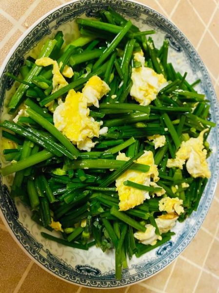 香亭炒鸡蛋怎么做_香亭炒鸡蛋的正宗做法