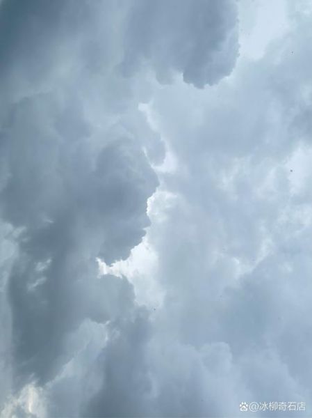 乌云怎么描写_乌云密布像什么