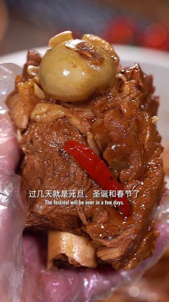 酱大骨头怎么做_酱大骨头焯水多久