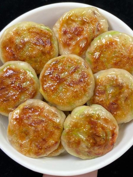 馅饼的家常做法_馅饼怎么和面才松软