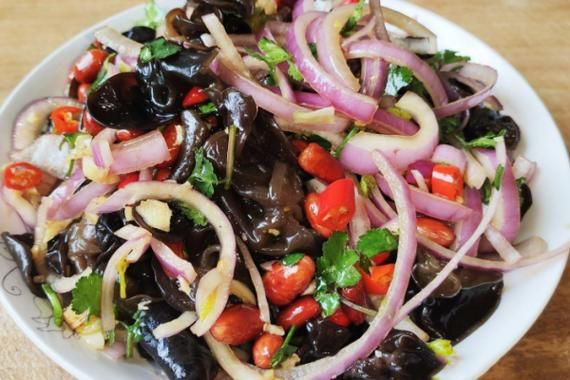 木耳洋葱凉拌怎么做_木耳洋葱凉拌需要焯水吗