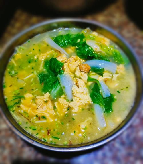 白菜鸡蛋汤怎么做_白菜鸡蛋汤需要焯水吗