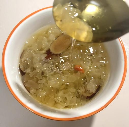 银耳粥怎么煮才出胶_银耳粥的家常做法