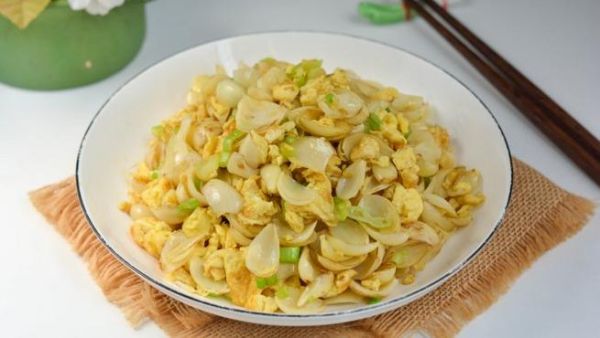 百合炒鸡蛋怎么做_百合炒鸡蛋的营养价值