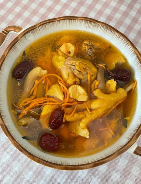 菌菇鸡汤怎么炖好喝_菌菇鸡汤的做法步骤